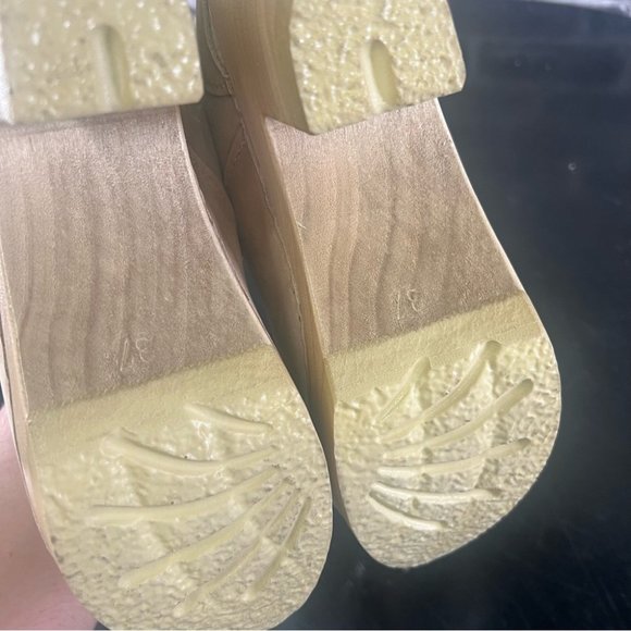 No.6 NWOT 5" Pull On Shearling Clog Boot on High Heel in Bone Suede - Picture 15 of 16